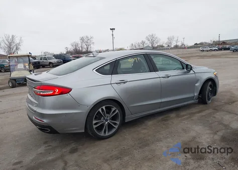 2020 Ford Fusion Titanium z USA, uszkodzony, nr VIN 3FA6P0D91LR174152